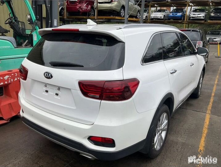 Kia Sorento 3 (UM) В разбор (капот дверь фара)