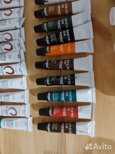 Масляные краски 44 тюбика лот