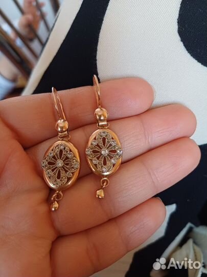 Золотые серьги