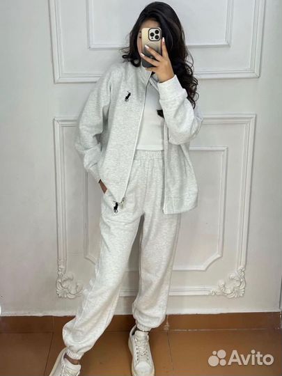 Спортивный костюм женский