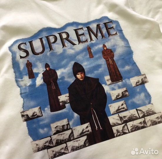 Футболка supreme levitation