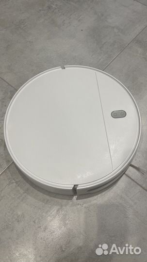 Робот-пылесос Xiaomi Mi Robot Vacuum-Mop Essential