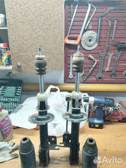 Амортизаторы задние на Шевроле Лачетти хэтчбек