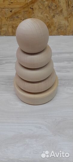 Деревянная пирамидка новая