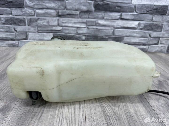 Бачок омывателя лобового стекла Renault Logan 2