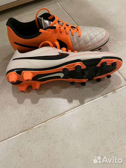 Футбольные бутсы nike