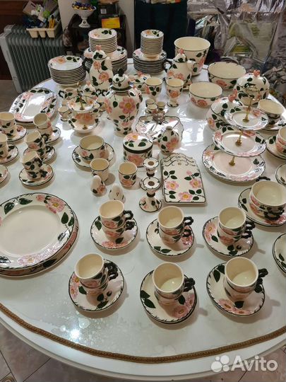 Набор столовой посуды,чайный +кофейный