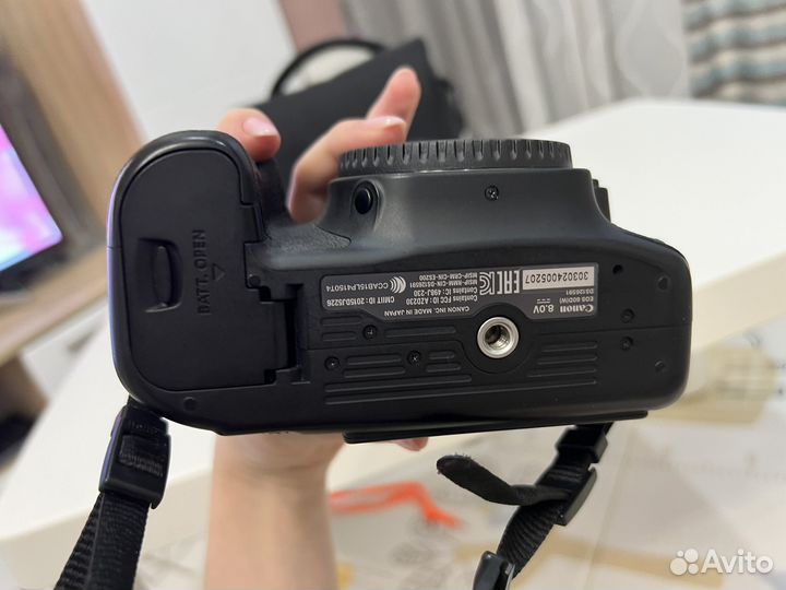 Зеркальный фотоаппарат canon 80D