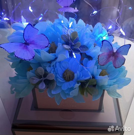 Композиция из мыльных хризантем