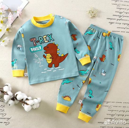 Костюм детский новый