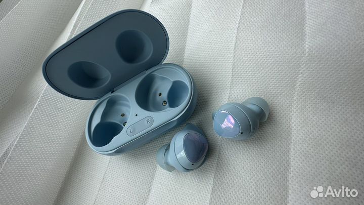 Наушники samsung galaxy buds plus (голубые)
