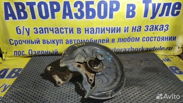 Кулак задний правый Seat Leon