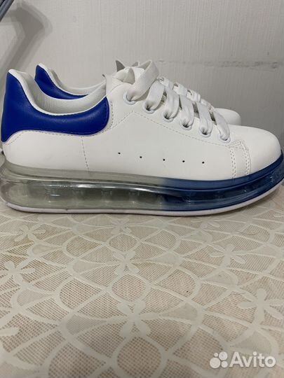 Кроссовки женские новые 39