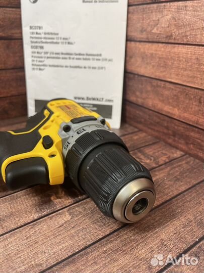 Шуруповерт dewalt dcd701