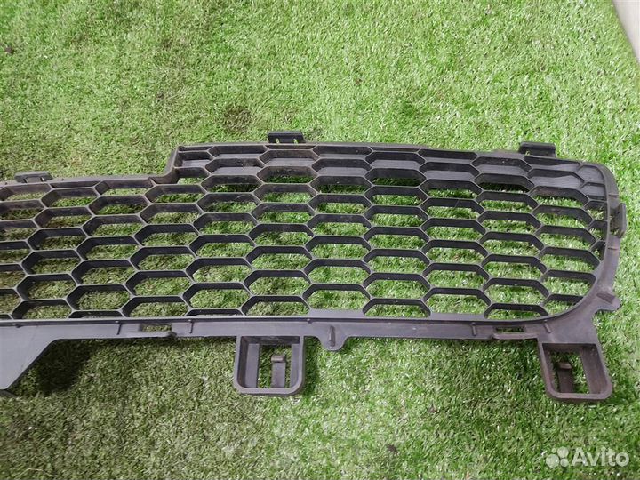 Решетка в бампер центральная Mazda 6 (GG) 2007