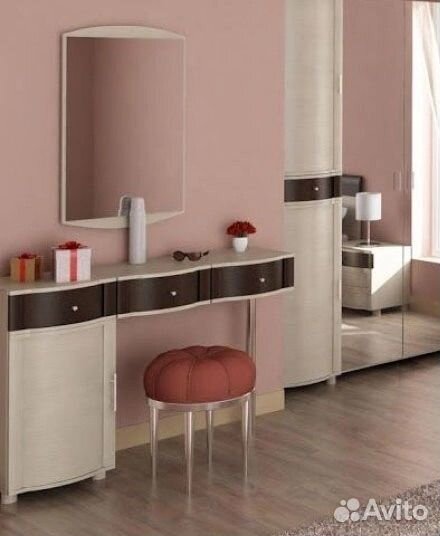 Туалетный столик