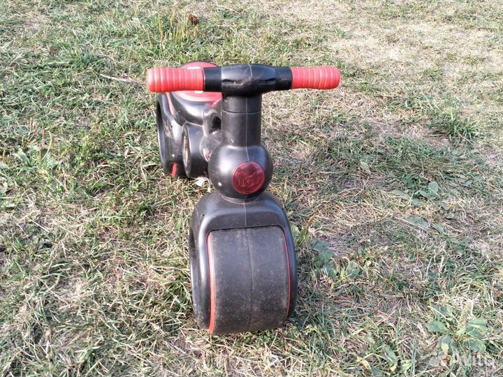 Детский беговел на широких колесах