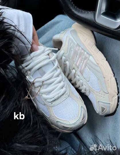 Кроссовки Adidas Response женские