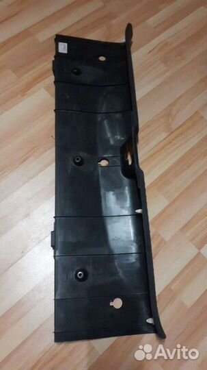 Hyundai getz накладка замка багажника