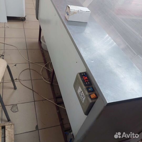 Холодильная витрина бу