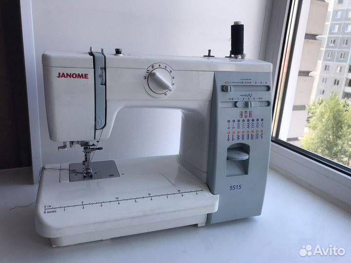 Швейная машина Janome