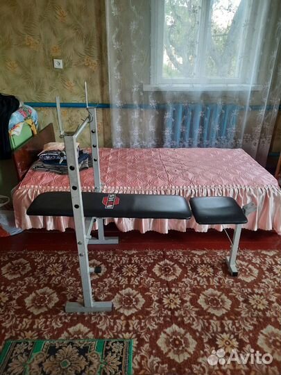 Скамья для жима со стойками