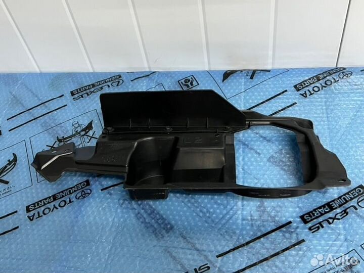 Защита бампера передняя правая Toyota Lc 300