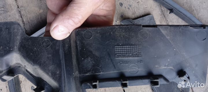 Накладка на жабо mitsubishi outlander 3 аутлэндер