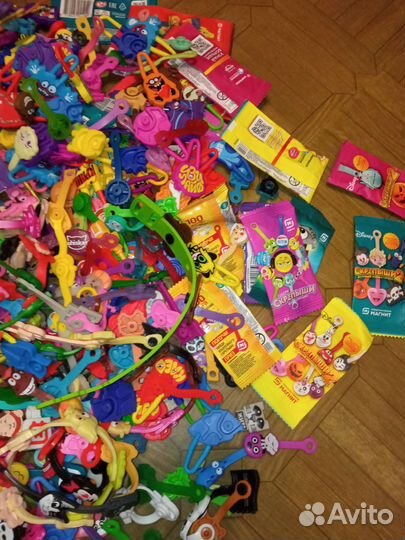 Скрепыши 1-4, бравлы, тикеры-токеры всего 880 шт