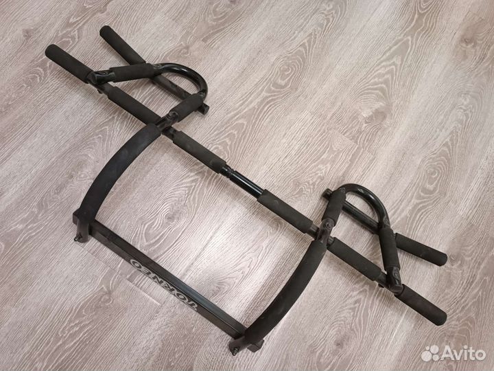 Турник в дверной проем torneo