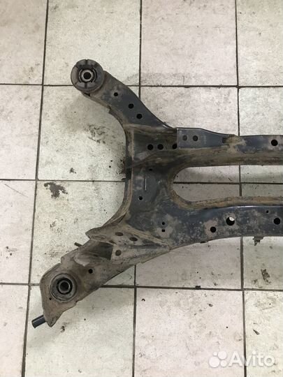 Задний подрамник Nissan Teana J32