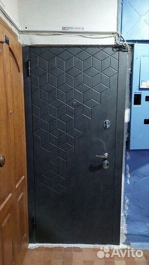 Дверь входная с терморазрывом и окном