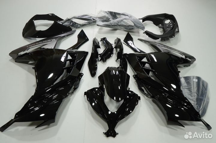 Комплект пластика на Kawasaki ninja 300 2013-2017