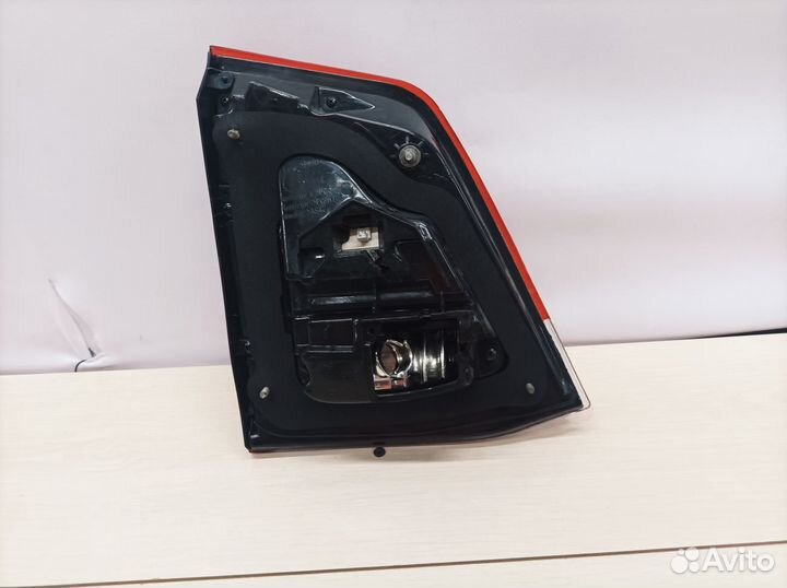 Фонарь правый внутренний Land Cruiser 200 2007