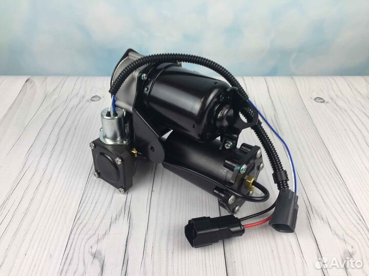Компрессор пневмоподвески Land Rover Discovery 3 1