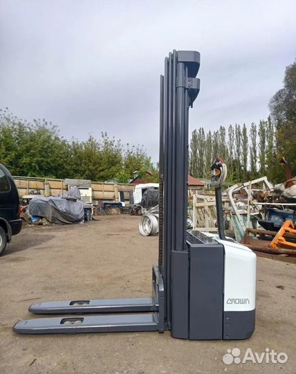Штабелер (ричтрак) Crown WE 2300, 2009