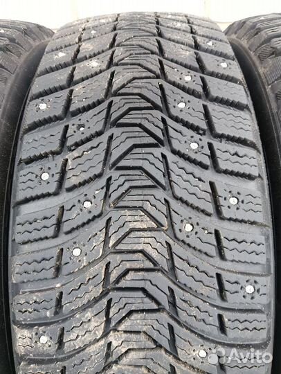 Michelin X-Ice North 3 215/65 R16