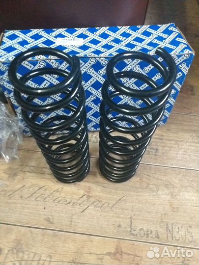 Пружины задние Mitsubishi Lancer 9