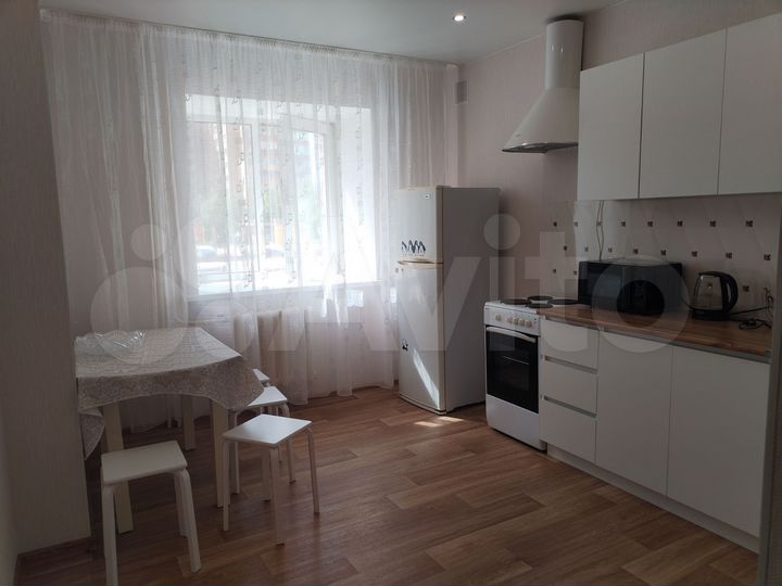 2-к. квартира, 80 м², 1/16 эт.