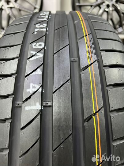 Kumho Ecsta PS71 235/45 R19 99V