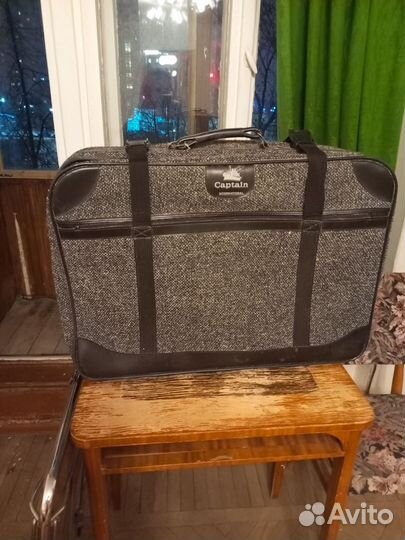 Чемодан на 4 колесах бу