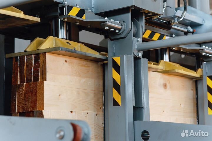 Гидравлический пресс для производства бруса
