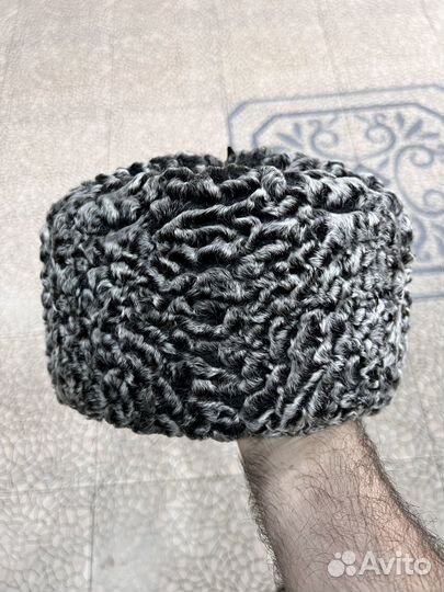 Каракулевая шапка