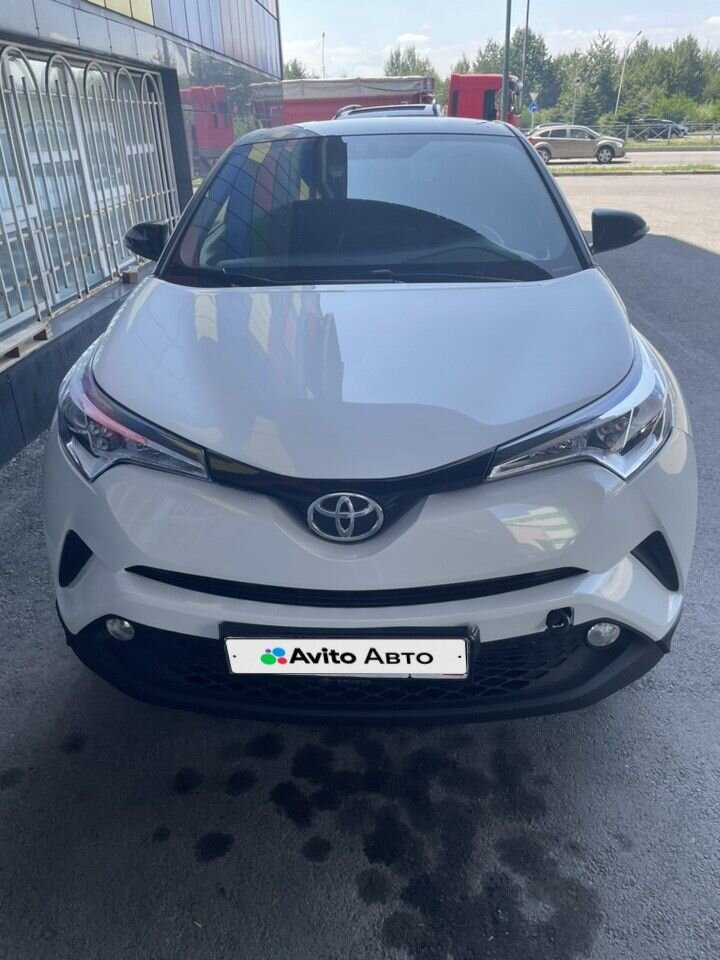 Toyota C-HR: фото владельца