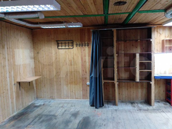 Гараж, > 30 м²