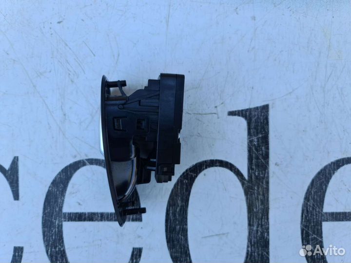 Кнопка ручника Mercedes W213
