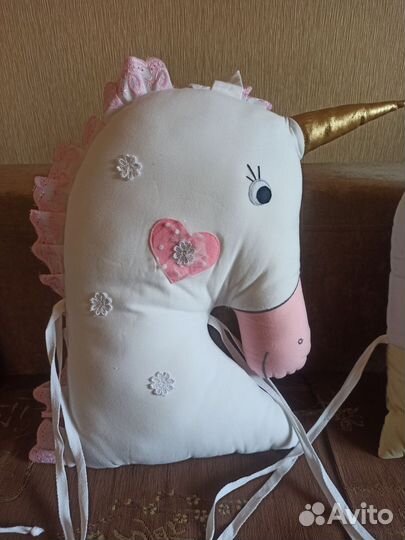 Бортик мягкий для детской кровати