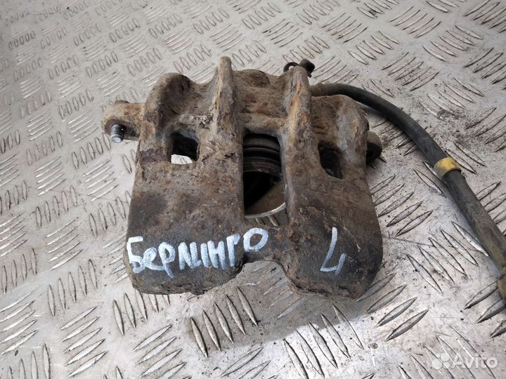 Суппорт левый Ситроен Берлинго