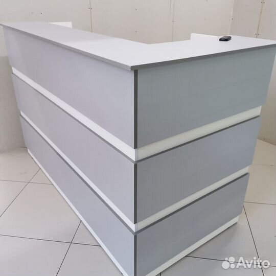 Стойка ресепшн, новая