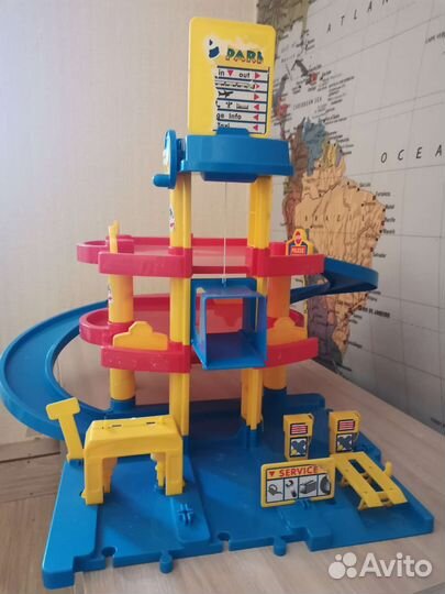 Гараж парковка игрушечный с лифтом